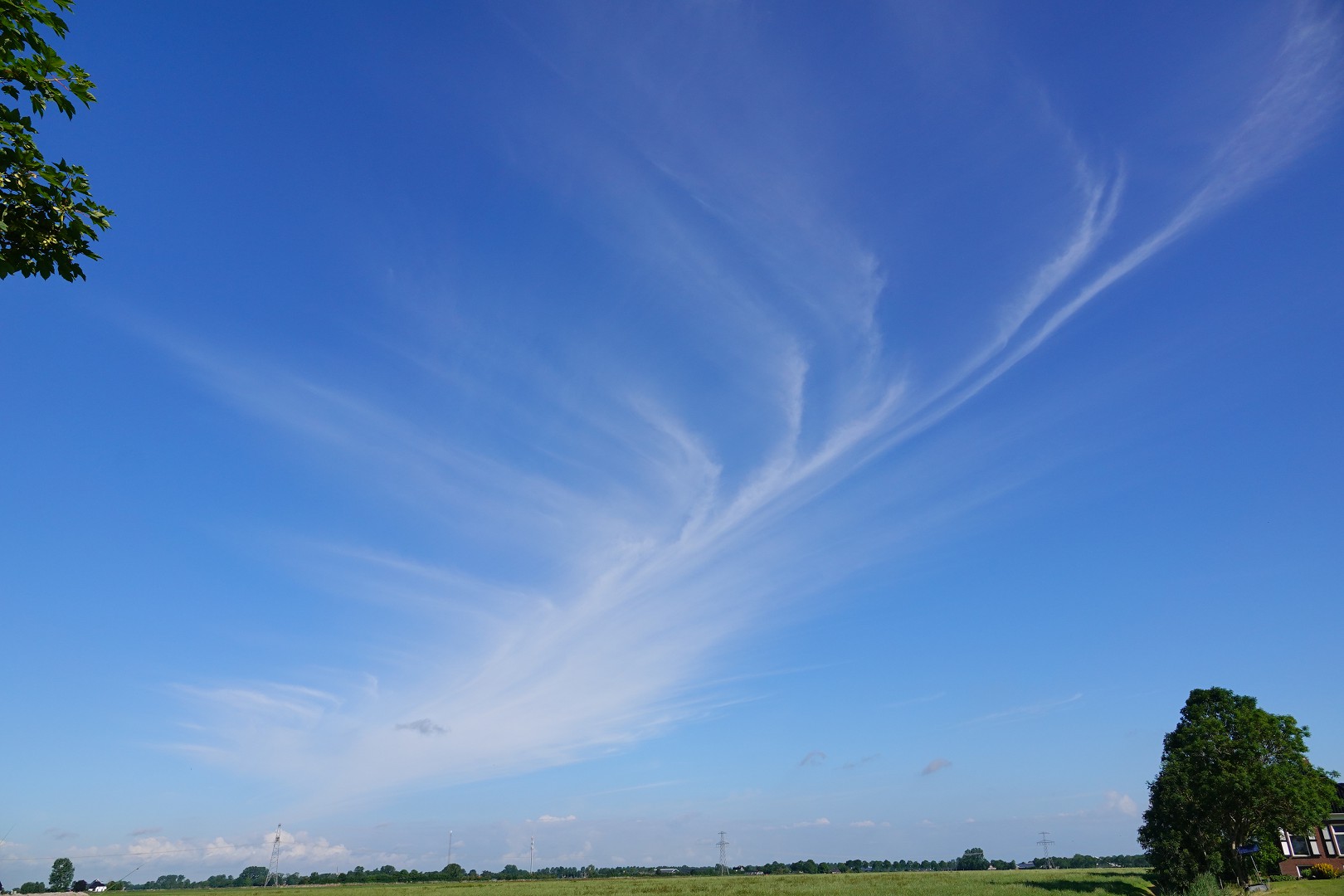 Toch iets boven Groningen - Mooie wolken